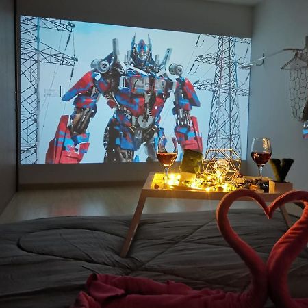 Dsara Big Cinema Netflix Projector Next Sb Hospital Apartment Сунгай Булух Екстериор снимка